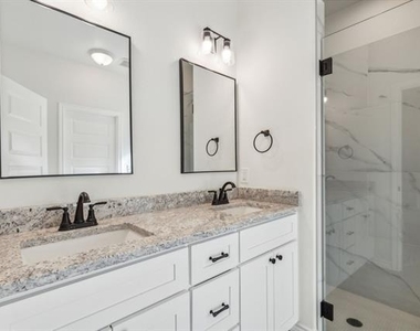 2500 Houston Drive - Photo Thumbnail 12