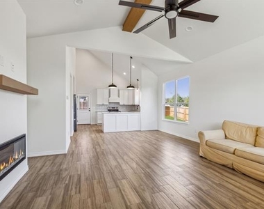 2500 Houston Drive - Photo Thumbnail 4