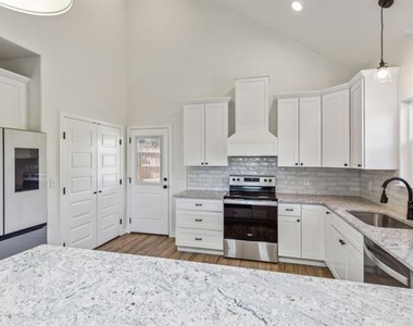 2500 Houston Drive - Photo Thumbnail 8