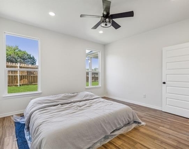2500 Houston Drive - Photo Thumbnail 10