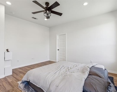 2500 Houston Drive - Photo Thumbnail 11
