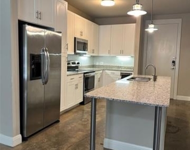 801 N Bishop Avenue - Photo Thumbnail 10