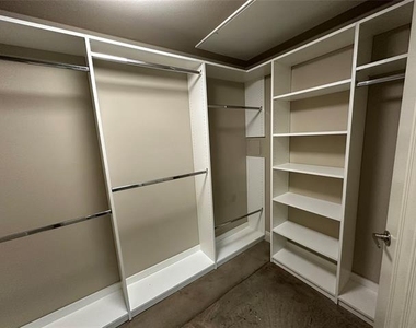 801 N Bishop Avenue - Photo Thumbnail 4