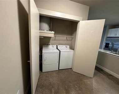 801 N Bishop Avenue - Photo Thumbnail 7