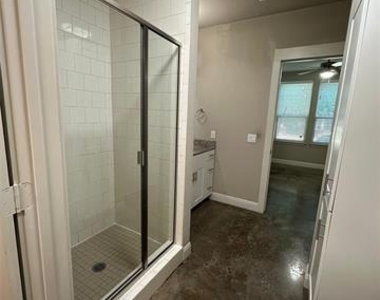 801 N Bishop Avenue - Photo Thumbnail 5