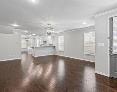 2611 Mccart Avenue - Photo Thumbnail 4