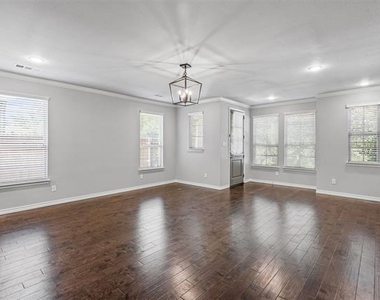 2611 Mccart Avenue - Photo Thumbnail 6