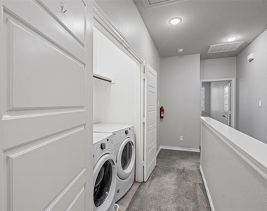 2611 Mccart Avenue - Photo Thumbnail 19