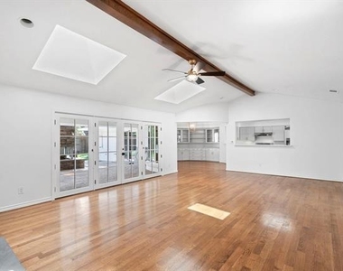 3940 Shady Hill Drive - Photo Thumbnail 5
