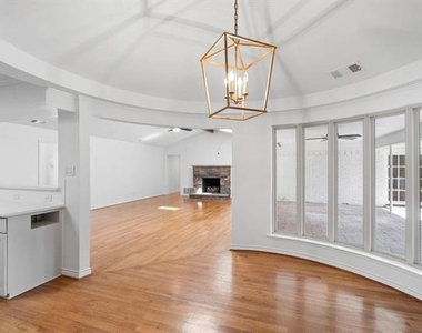 3940 Shady Hill Drive - Photo Thumbnail 13