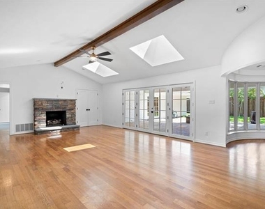 3940 Shady Hill Drive - Photo Thumbnail 3