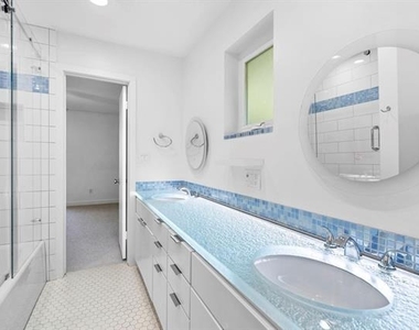 3940 Shady Hill Drive - Photo Thumbnail 22