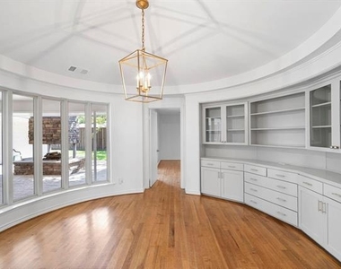 3940 Shady Hill Drive - Photo Thumbnail 12