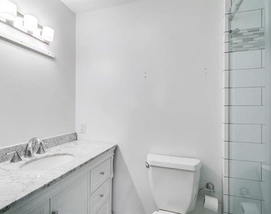 3940 Shady Hill Drive - Photo Thumbnail 24