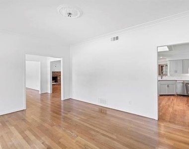 3940 Shady Hill Drive - Photo Thumbnail 14