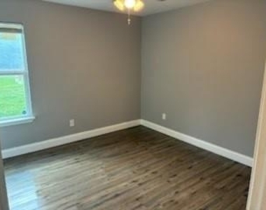110 Bowie Street - Photo Thumbnail 8