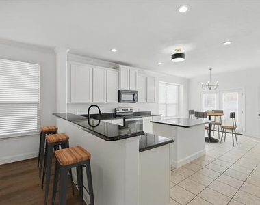 924 Charleston Lane - Photo Thumbnail 3