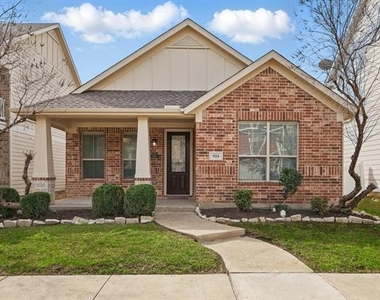 924 Charleston Lane - Photo Thumbnail 2
