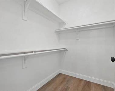 924 Charleston Lane - Photo Thumbnail 21