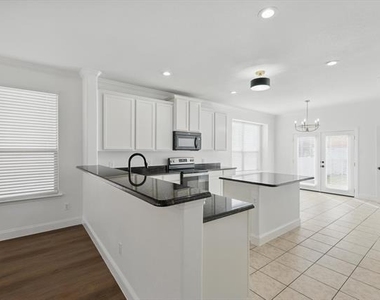 924 Charleston Lane - Photo Thumbnail 12