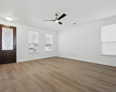 924 Charleston Lane - Photo Thumbnail 8