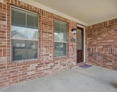 924 Charleston Lane - Photo Thumbnail 6