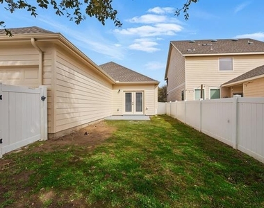 924 Charleston Lane - Photo Thumbnail 29