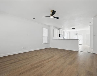 924 Charleston Lane - Photo Thumbnail 10