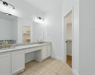 924 Charleston Lane - Photo Thumbnail 18