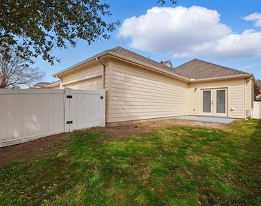 924 Charleston Lane - Photo Thumbnail 28