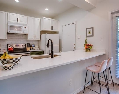 3105 San Jacinto Street - Photo Thumbnail 10