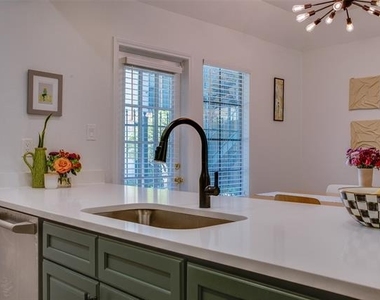 3105 San Jacinto Street - Photo Thumbnail 12
