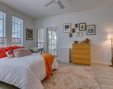 3105 San Jacinto Street - Photo Thumbnail 17