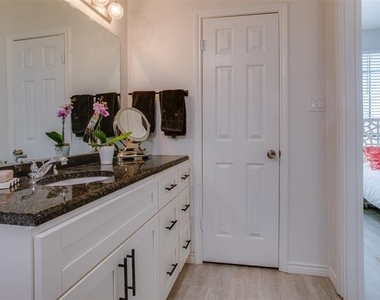 3105 San Jacinto Street - Photo Thumbnail 21