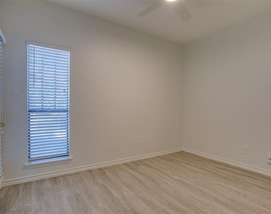 3105 San Jacinto Street - Photo Thumbnail 15