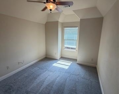 809 S Alamo Road - Photo Thumbnail 14