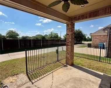 809 S Alamo Road - Photo Thumbnail 16