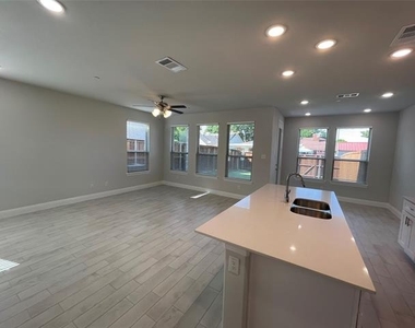 2937 Hamilton Street - Photo Thumbnail 4
