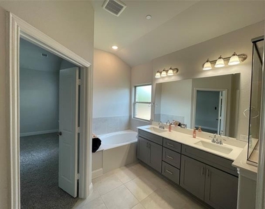 2937 Hamilton Street - Photo Thumbnail 10