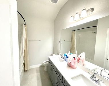 2937 Hamilton Street - Photo Thumbnail 15