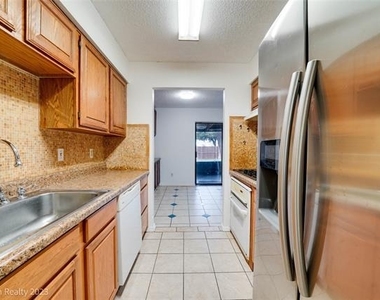 4009 Garland Avenue N - Photo Thumbnail 5