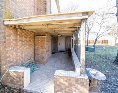 4009 Garland Avenue N - Photo Thumbnail 15