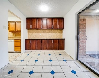 4009 Garland Avenue N - Photo Thumbnail 7