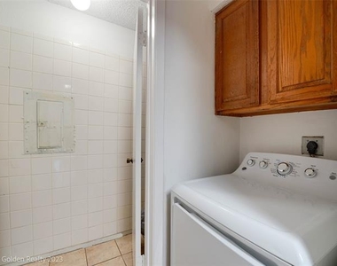 4009 Garland Avenue N - Photo Thumbnail 14
