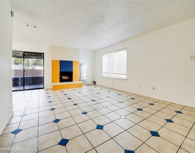4009 Garland Avenue N - Photo Thumbnail 3