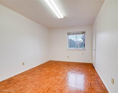 4009 Garland Avenue N - Photo Thumbnail 10