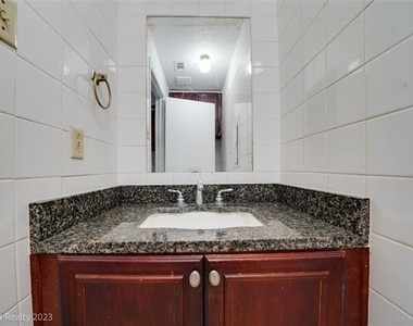 4009 Garland Avenue N - Photo Thumbnail 8