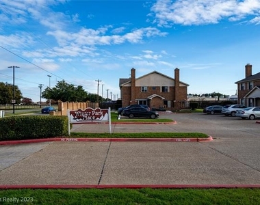 4009 Garland Avenue N - Photo Thumbnail 16