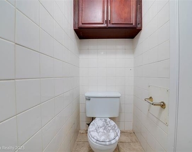 4009 Garland Avenue N - Photo Thumbnail 9