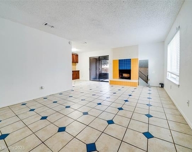 4009 Garland Avenue N - Photo Thumbnail 2